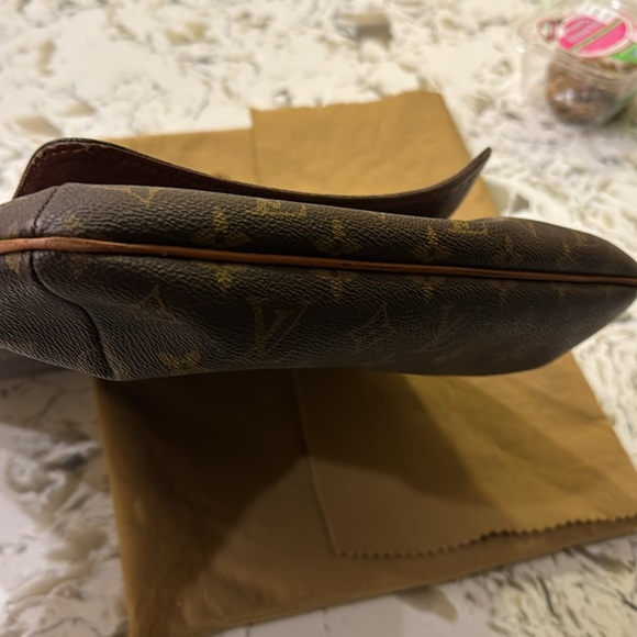 Louis Vuitton Musette Salsa Bag - Picture 5 of 5
